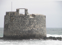 Turm von San Cristobal im Süden von Las Palmas de Gran Canaria